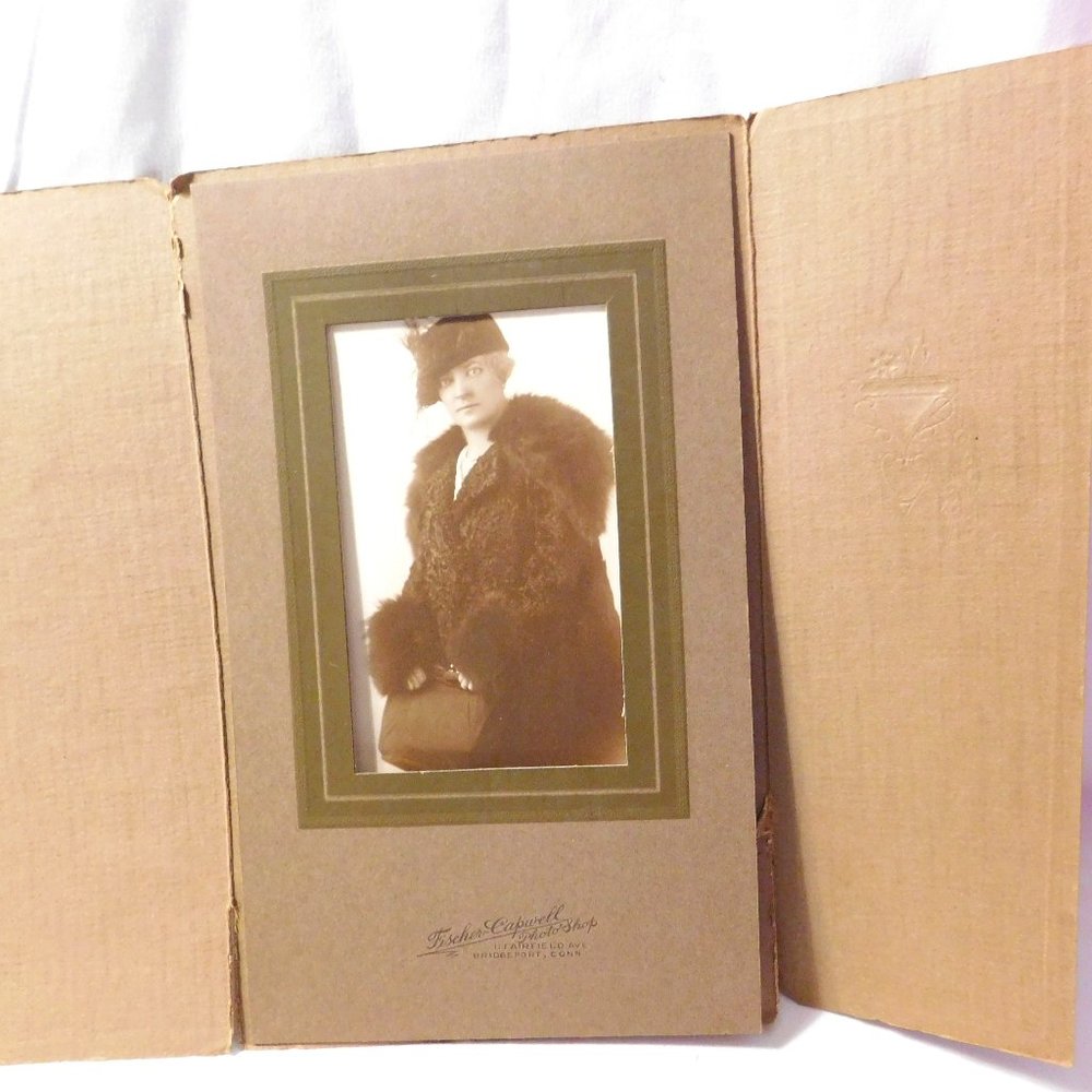 Fischer Capwell Photo Shop Antique Photograph of Woman